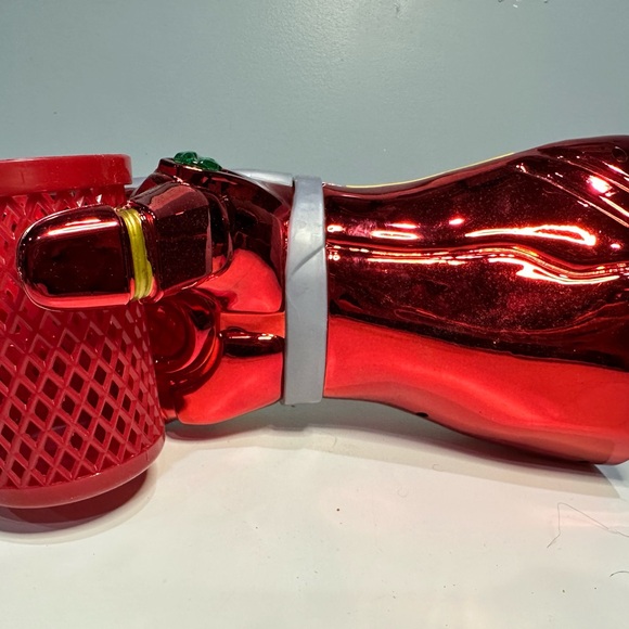 Disneyland Avengers Infinity Gauntlet - Picture 2 of 4